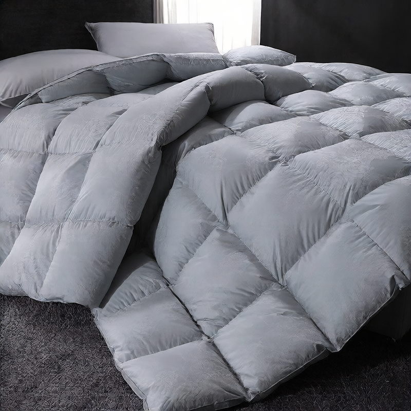 White goose down and duck down quilt