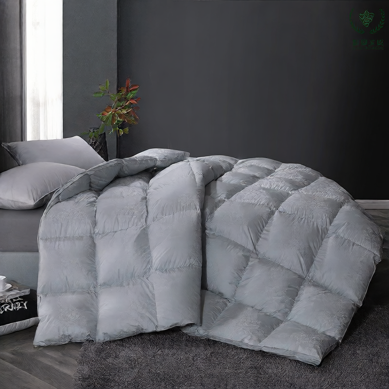 White goose down and duck down quilt