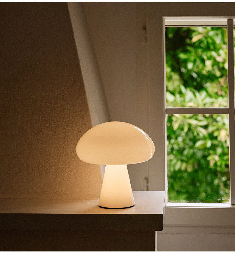 GUBI Obello Mushroom Table Lamp