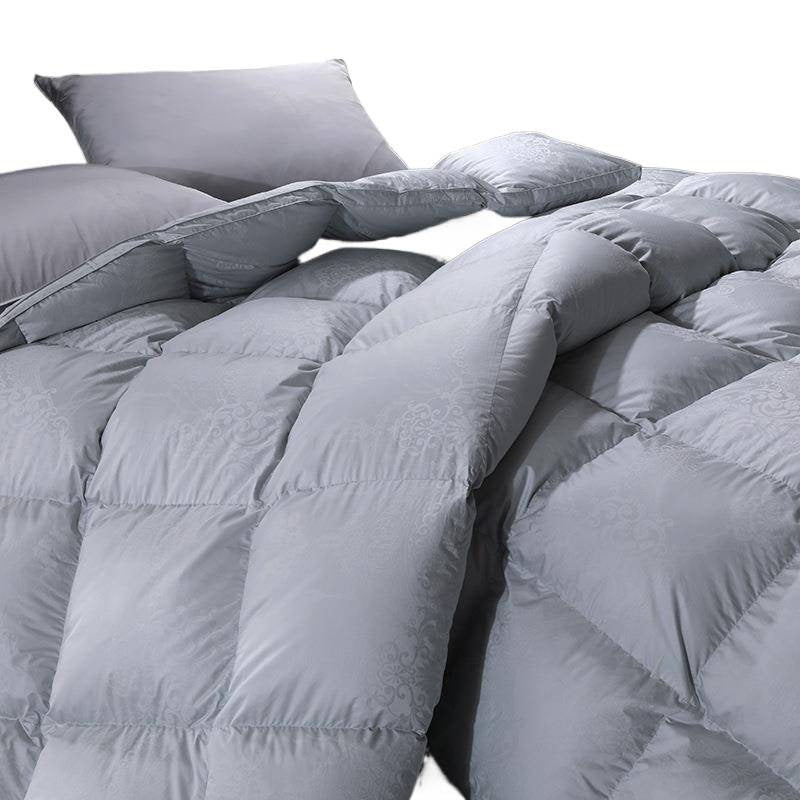 White goose down and duck down quilt