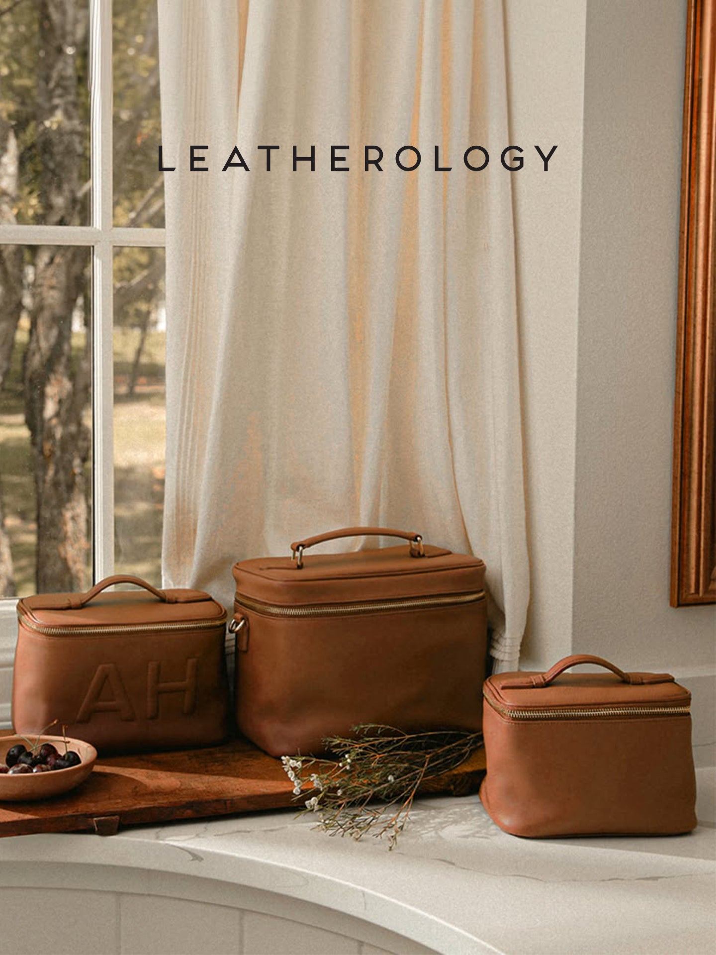 Genuine Leather Cosmetic Bag with Handheld Handle 4