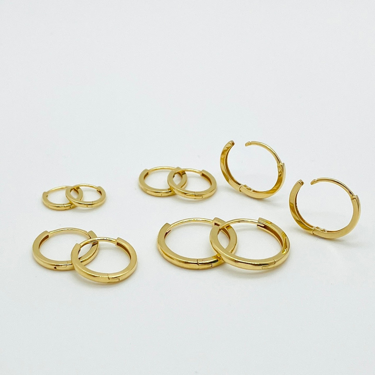 18K Gold Glossy Hoop Earrings