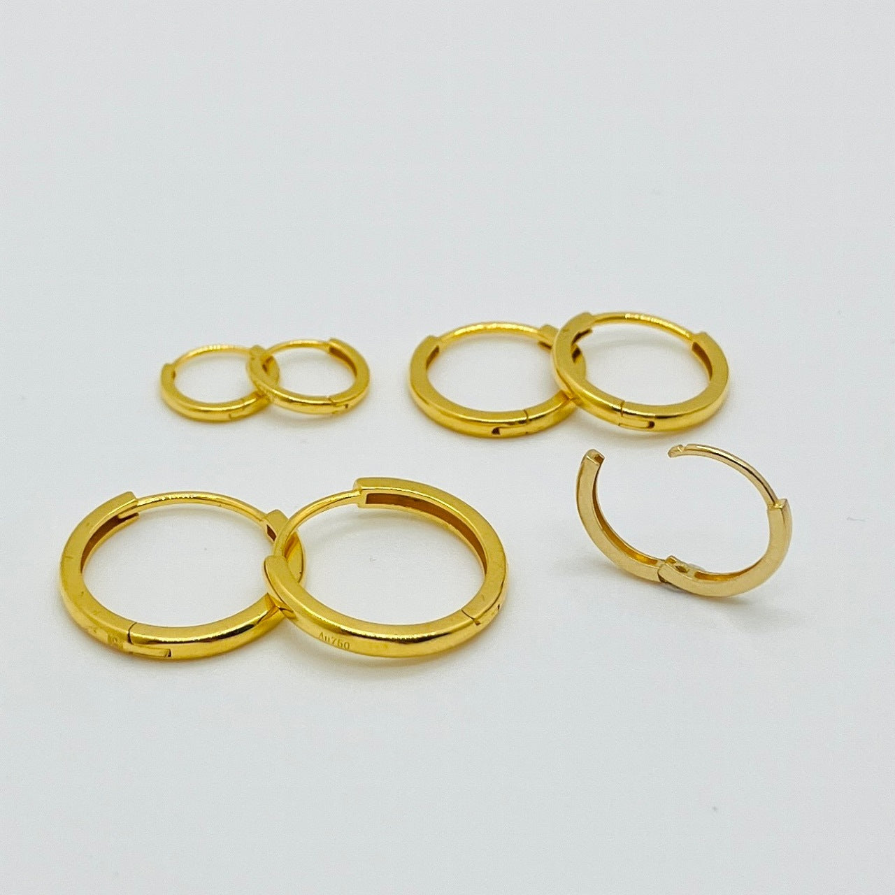 18K Gold Glossy Hoop Earrings 1