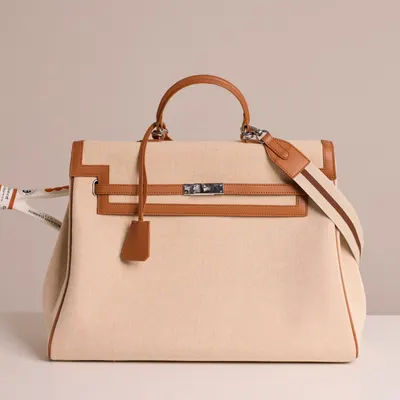 Large-capacity tennis bag