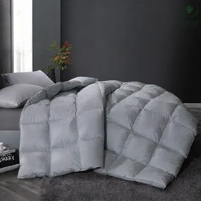 White goose down and duck down quilt