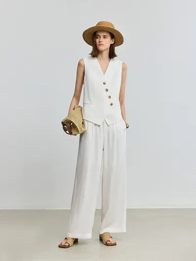 An irregular V-neck casual white vest with a breathable linen design